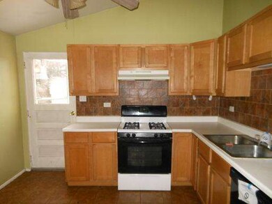 1029 Tacoma St, Carpentersville, IL 60110 - photo 4