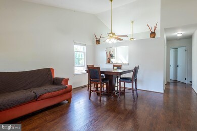 20638 Neerwinder St, Germantown, MD 20874 - photo 5