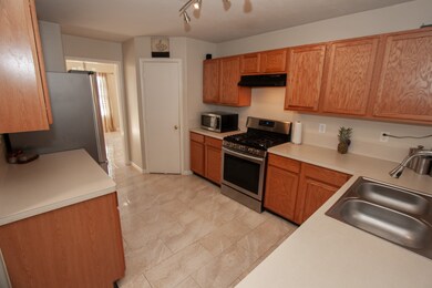 8907 Rainesville Ln, Houston, TX 77075 - photo 6