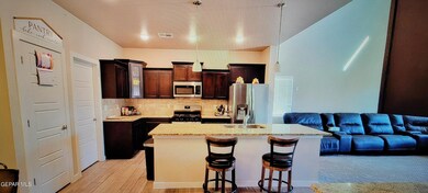 13848 Lago Vista Ave, Horizon City, TX 79928 - photo 4