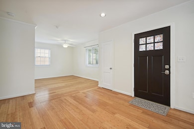 5817 Greentree Rd, Bethesda, MD 20817 - photo 3