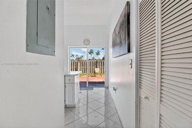 18615 NW 84th Ct unit 101-1, Hialeah, FL 33015 - photo 4