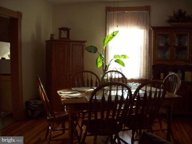 2006 Northeast Ave, Halethorpe, MD 21227 - photo 7