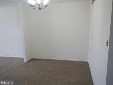 2401 Vineyard Ln, Crofton, MD 21114 - photo 4