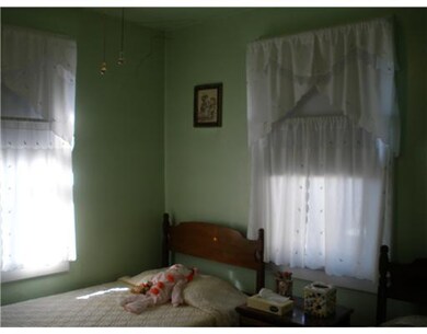 913 Hancock Ave, Vandergrift, PA 15690 - photo 6