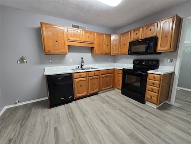 5216 Kemp Dr, Arlington, TX 76018 - photo 7