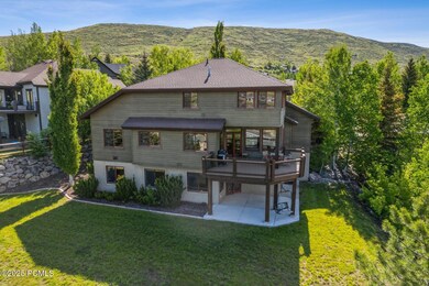 1_Exterior-Back_1800x1200_4235139