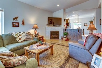 2920 NW Hemlock Ln, Redmond, OR 97756 - photo 6