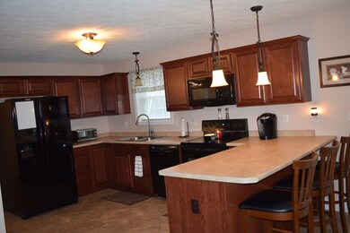 235 Saunders St, Gardner, MA 01440 - photo 5