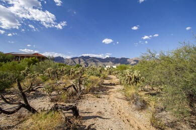 Paved, private cul-de-sac.