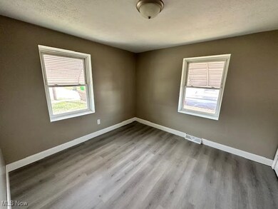 1539 Mount Carmel Dr, Wickliffe, OH 44092 - photo 7