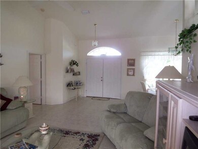 Foyer. Tiled floors in all livng areas