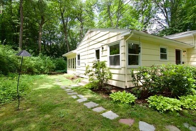 130 Red Gate Ln, Amherst, MA 01002 - photo 4