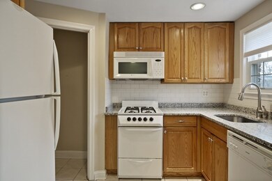 33 Regency Dr, Holliston, MA 01746 - photo 7