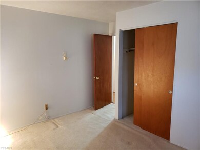 5426 E Lake Rd, Sheffield Lake, OH 44054 - photo 6