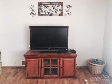 1348 NE Thompson Dr, Bend, OR 97701 - photo 6