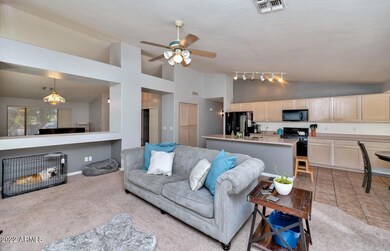 4360 E Ellis Cir-large-009-018-4360 E El