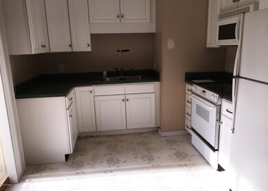 318 E Bedford Rd, Wilmington, NC 28411 - photo 6