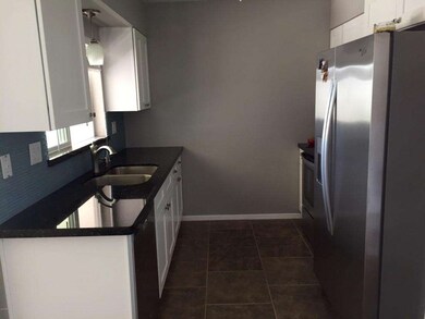 10903 W Santa fe Dr unit 15B, Sun City, AZ 85351 - photo 4