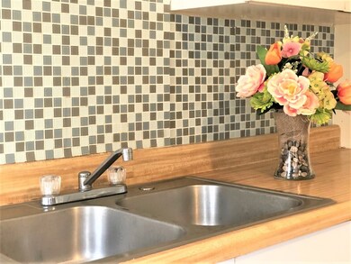 98 Bay St unit 2, Springfield, MA 01109 - photo 4