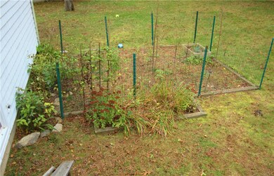 42 Greenwood Dr, Wakefield, RI 02879 - photo 5