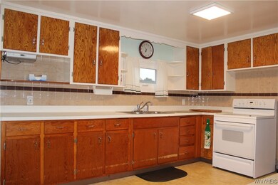 803 Meadow Dr, North Tonawanda, NY 14120 - photo 5