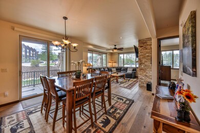 TRAILHEAD114_SM-22