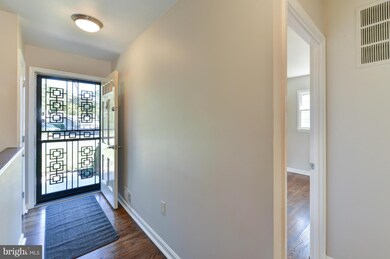 3217 Groveton St, Alexandria, VA 22306 - photo 2