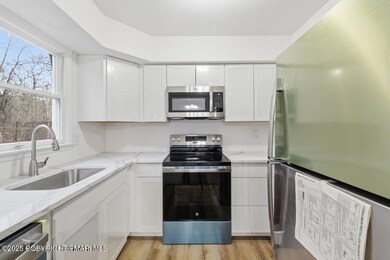 1273 Chateau Dr unit 6A, East Stroudsburg, PA 18302 - photo 7