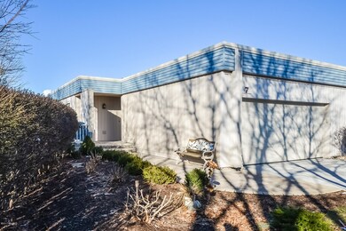 002-Front_View-3702619-medium