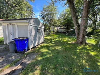 2021 Mansfield Rd, Toledo, OH 43613 - photo 4