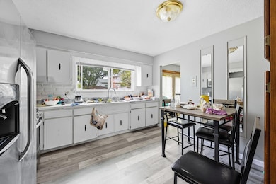 2244 Balmoral Rd, Columbus, OH 43229 - photo 3