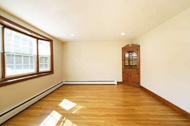 555 Old Fall River Rd, Swansea, MA 02777 - photo 6