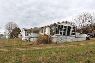 4773 Shelburne Rd, Radford, VA 24141 - photo 3