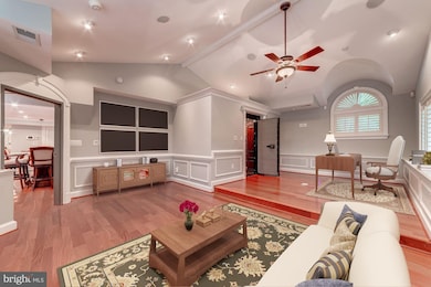 7395 Beechwood Dr, Springfield, VA 22153 - photo 4