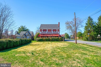 201 S Nursery Ave, Purcellville, VA 20132 - photo 2