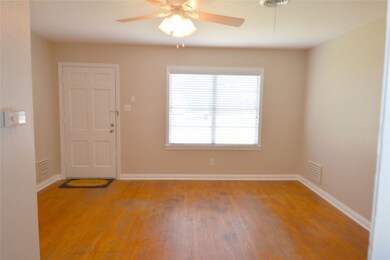 1610 Hewitt Dr, Houston, TX 77018 - photo 6