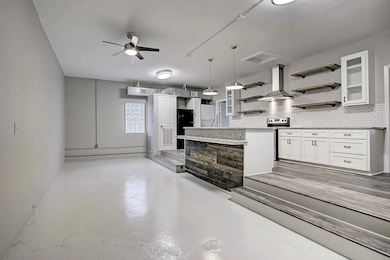 Living/Kitchen