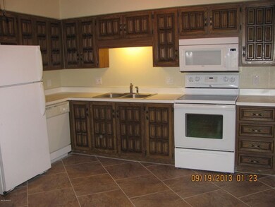 eat-in kitchen