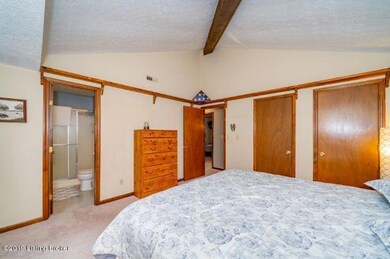 8209 Cortland Dr, Louisville, KY 40228 - photo 4