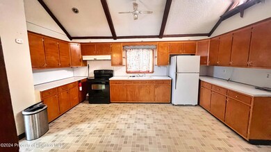 105 Chestnut St, Dupont, PA 18641 - photo 4