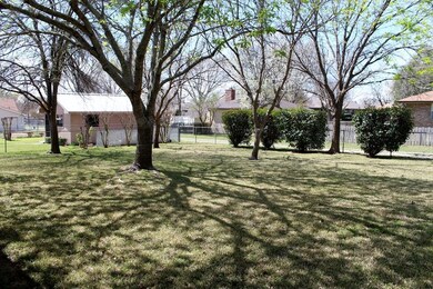 215 W Driftwood Dr, Fredericksburg, TX 78624 - photo 5