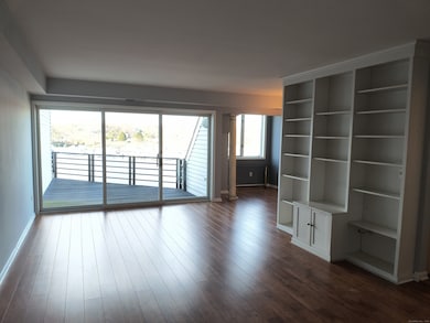 532 Popes Island Rd unit 532, Milford, CT 06461 - photo 5