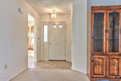 547 Petunia Ln N Manchester-large-007-Fo