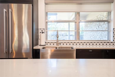 2102 Kent St, Taylor, TX 76574 - photo 6