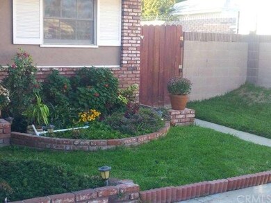 Side gate/entry way