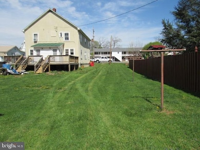 105 N George St, Ranson, WV 25438 - photo 3