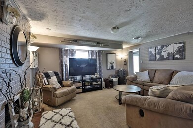 006-Family-Room