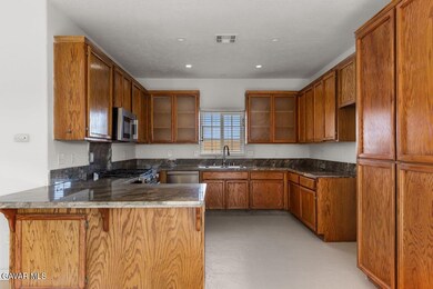 20552 Verde Vista Pkwy, California City, CA 93505 - photo 6