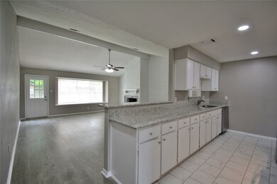 16410 Blackhawk Blvd, Friendswood, TX 77546 - photo 4